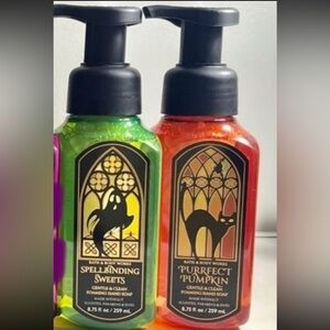 2  FULL SIZE FOAMING HAND SOAPS:
PURRFECT PUMPKIN & SPELLBINDING SWEETS